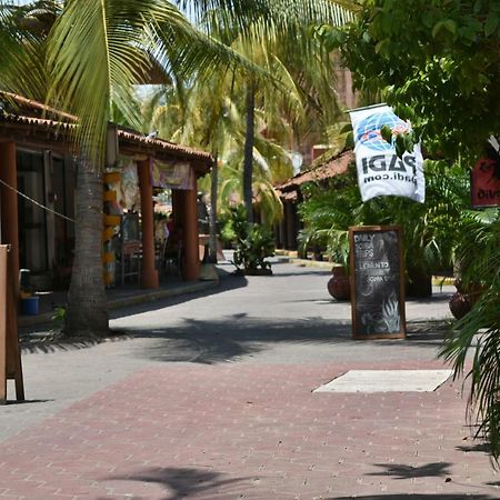 Isabel Suites Zihuatanejo Exterior foto