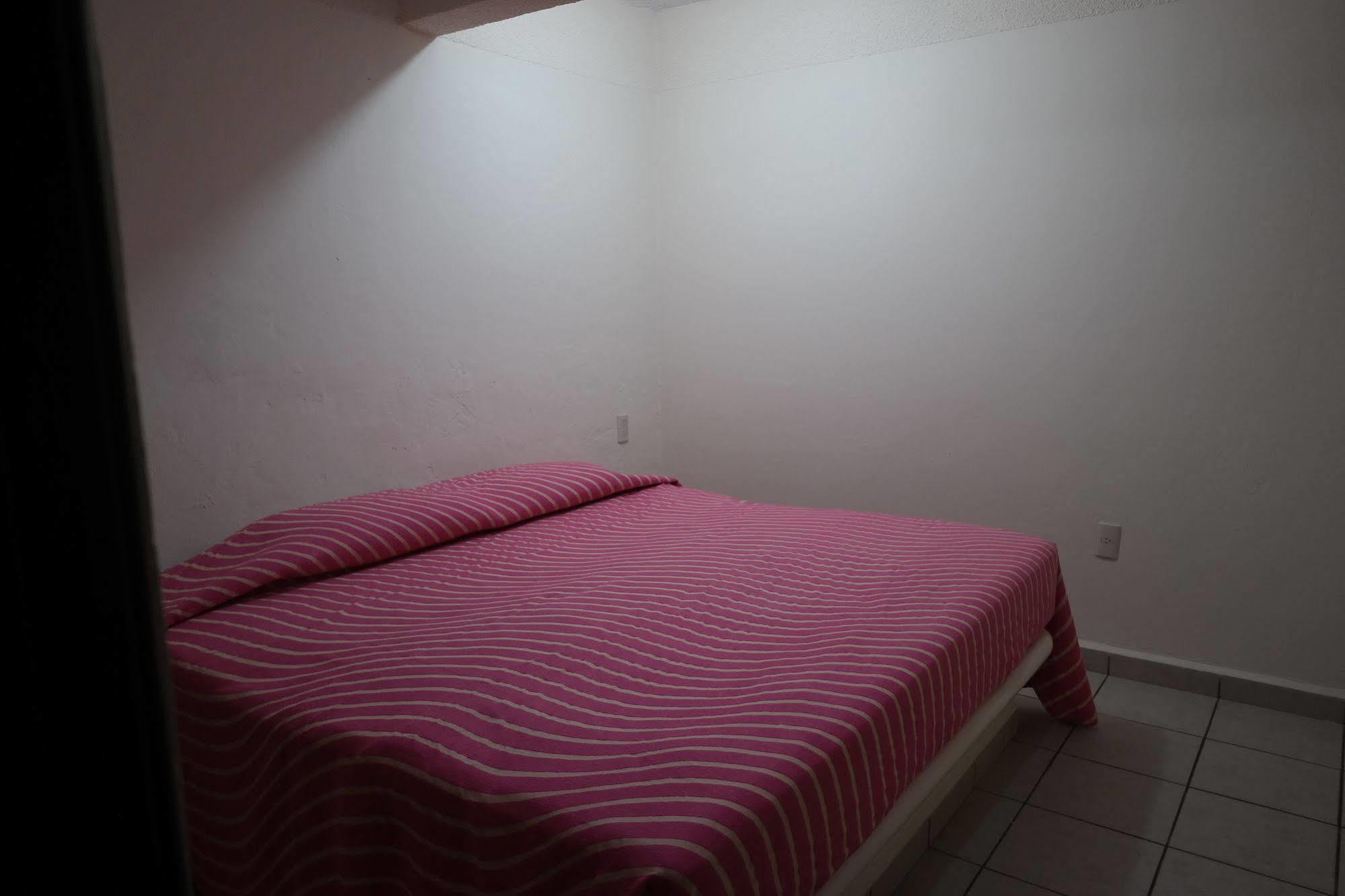Isabel Suites Zihuatanejo Exterior foto
