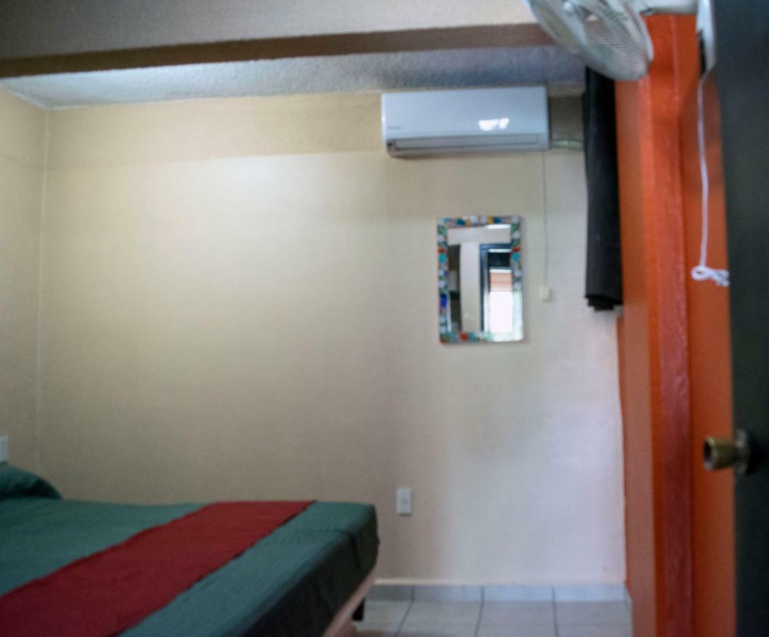 Isabel Suites Zihuatanejo Exterior foto