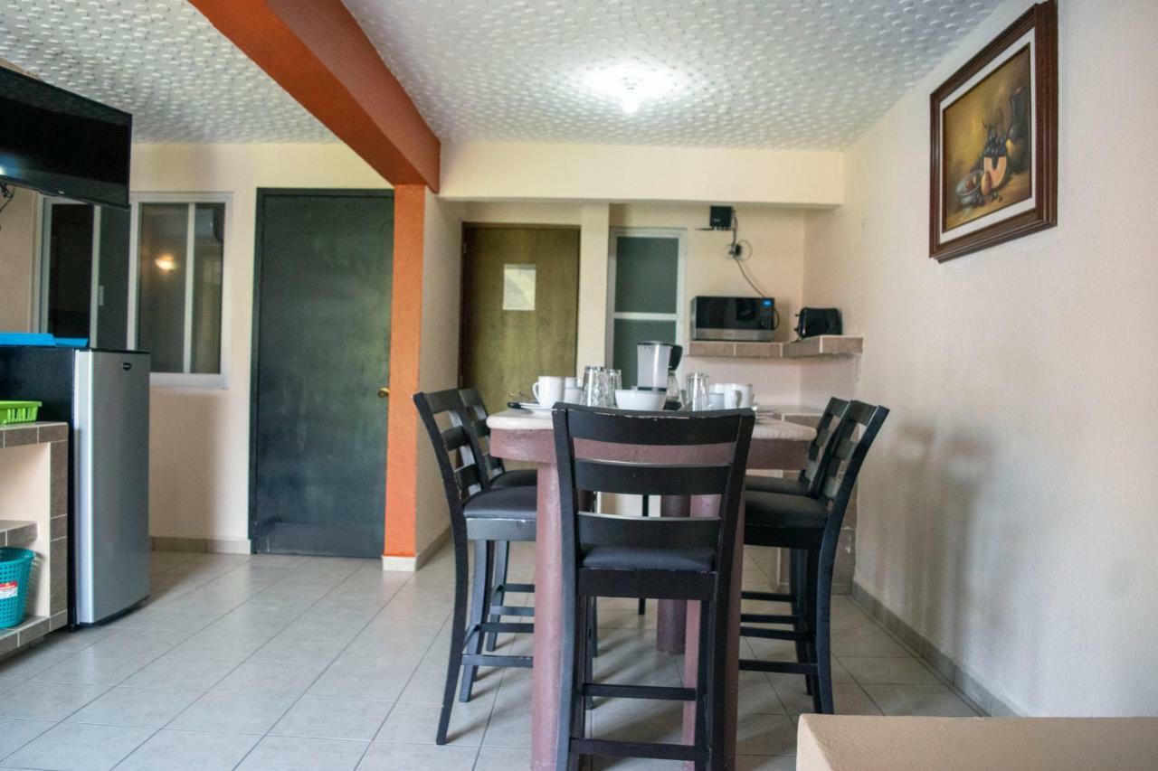 Isabel Suites Zihuatanejo Exterior foto